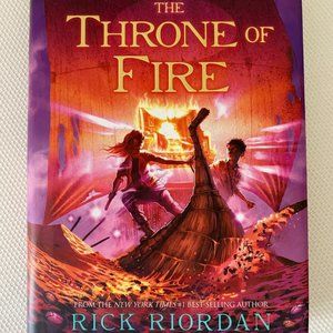 The Throne of Fire (The Kane Chronicles, Book 2)